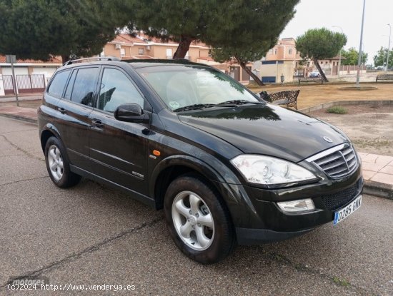 Ssangyong Kyron Premium 2.7D Auto de 2009 con 224.000 Km por 8.000 EUR. en Madrid