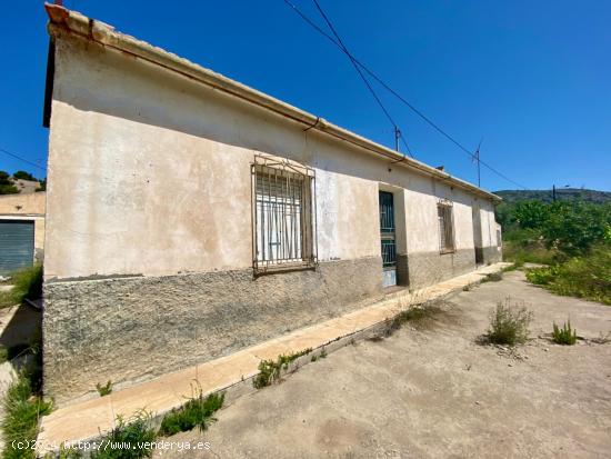 VENTA DE CASA DE CAMPO EN FORTUNA UBICADA EN SUELO URBANO CON VISTAS A LA MONTAÑA - MURCIA