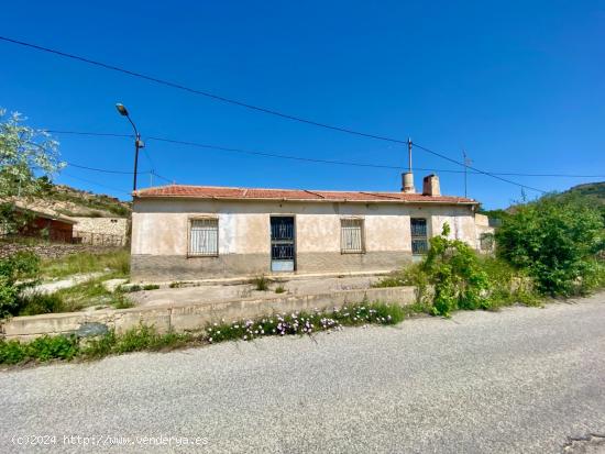 VENTA DE CASA DE CAMPO EN FORTUNA UBICADA EN SUELO URBANO CON VISTAS A LA MONTAÑA - MURCIA