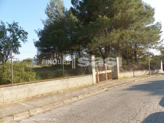 PARCELA EN SESOLIVERES DE 800 M2, PLANA, EN LA MEJOR ZONA POR 150.000 EUR - BARCELONA