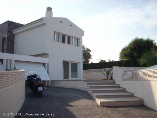 Se vende chalet independiente en Alfaz del Pi - ALICANTE