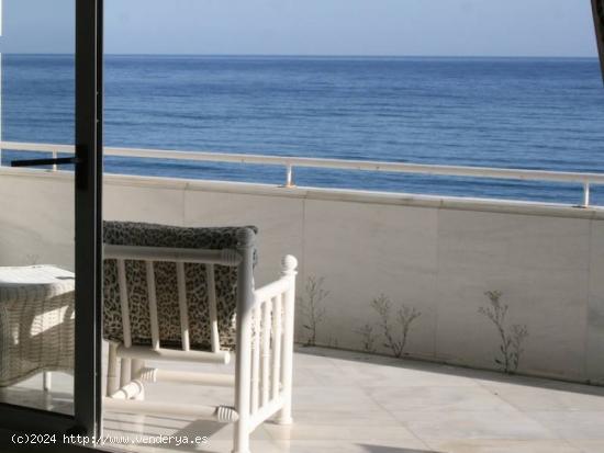 Apartamento en Marbella centro con vistas al mar ,primera linea - MALAGA