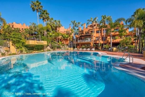  Lujoso apartamento Duplex en una exclusiva  urbanizacion en Puerto Banus Azambra hill club - MALAGA 