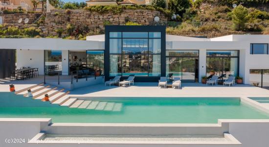 Nueva villa con espectaculares vistas panorámicas en Paraiso Alto, Benahavis - MALAGA