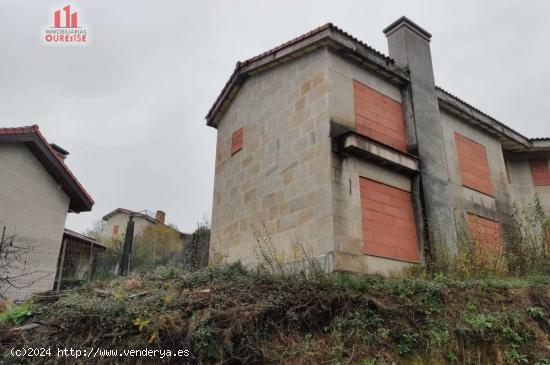  LOTE DE CUATROS VIVIENDAS EN CONSTRUCCION DE LA ZONA DE LAMELA - ORENSE 