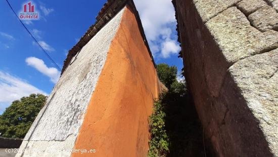 CASA DE PIEDRA SITA EN LA ZONA  DE VILAMARIN, A 15 MINUTOS DE LA CIUDAD DE OURENSE - ORENSE