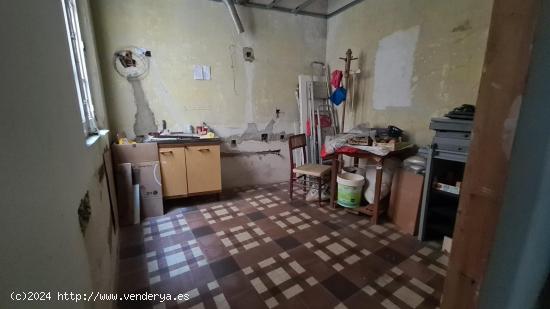 PISO EN VENTA EN SAN LAZARO,  3 DORMITORIOS, 1 BAÑO, PARA REFORMAR - ZAMORA