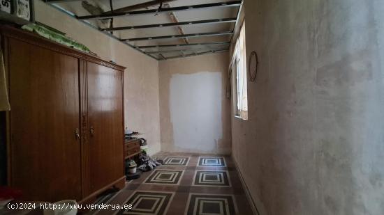 PISO EN VENTA EN SAN LAZARO,  3 DORMITORIOS, 1 BAÑO, PARA REFORMAR - ZAMORA