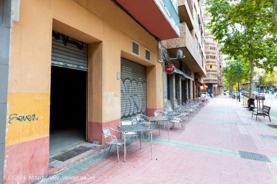 Local comercial en Pº Calanda con Av. Navarra - ZARAGOZA