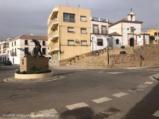 LOCAL COMERCIAL EN VENTA EN ADRA - ALMERIA