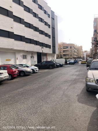 LOCAL COMERCIAL EN VENTA EN ADRA - ALMERIA