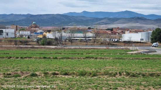 PARCELA URBANA 900 m2 con OBRA SIN TERMINAR en LA ALMUNIA DE DOÑA GODINA - ZARAGOZA