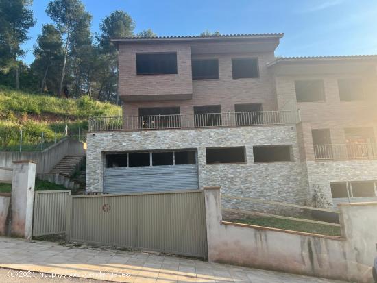  CASA EN CONSTRUCCIÓN EN CASTELLVÍ DE ROSANES - BARCELONA 