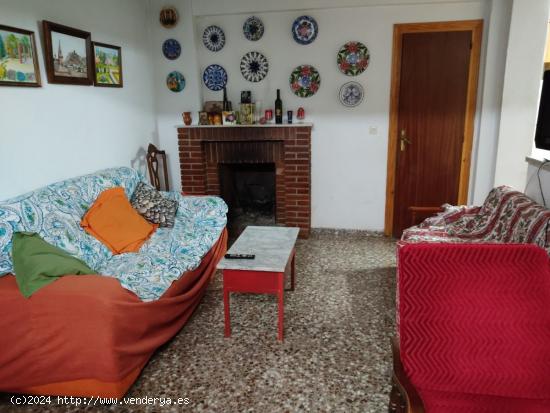 CASA DE CAMPO EN EL PARAJE DE SAN JOSE CON LUZ Y AGUA DOMÉSTICA - ALBACETE