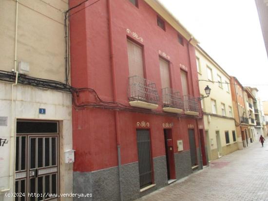  CASA COMPUESTA POR DOS VIVIENDAS EN ZONA CENTRO - ALBACETE 