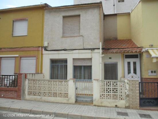  CASA PARA REFORMAR CON PATIO Y TERRAZA - ALBACETE 