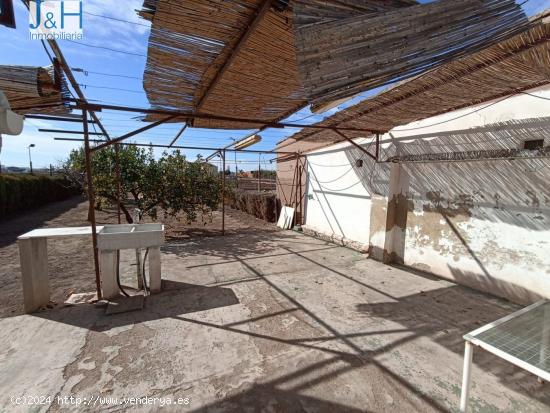 Casa de Huerta con Terreno - VALENCIA