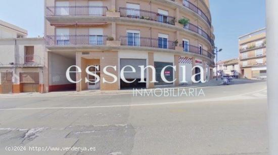  Local Comercial en Av. Vall d'Albaida - VALENCIA 