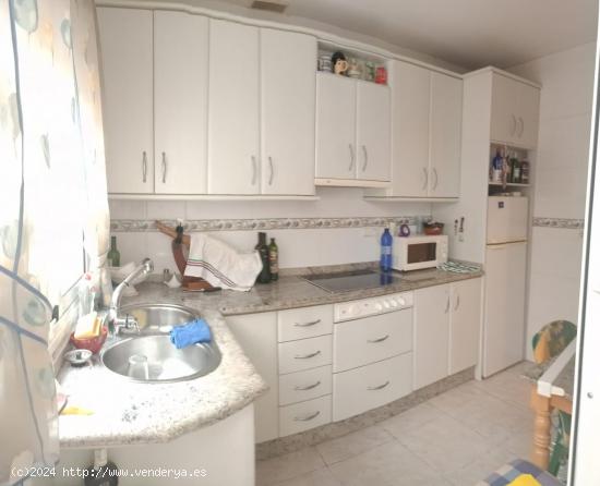  OPORTUNIDAD. PISO DE TRES HABITACIONES Y GARAJE EN OLULA DEL RÍO, ALMERÍA. - ALMERIA 