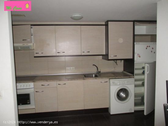 APARTAMENTO CON BODEGA Y CHIMENEA EN CASCO ANTIGUO,BUEN PRECIO ,ES DE BANCO - ZARAGOZA