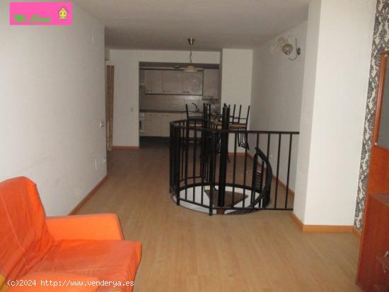 APARTAMENTO CON BODEGA Y CHIMENEA EN CASCO ANTIGUO,BUEN PRECIO ,ES DE BANCO - ZARAGOZA