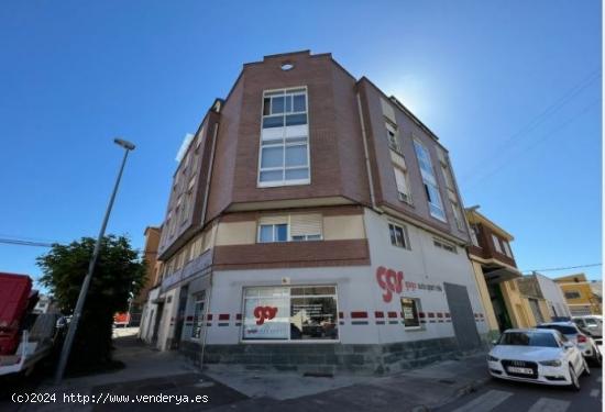 LOCAL COMERCIAL EN  CUATROVIENTOS - LEON