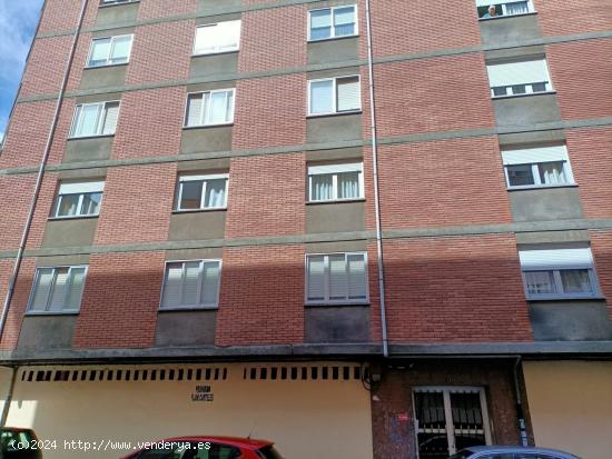 VENTA PISO 4 DORMITORIOS - LEON