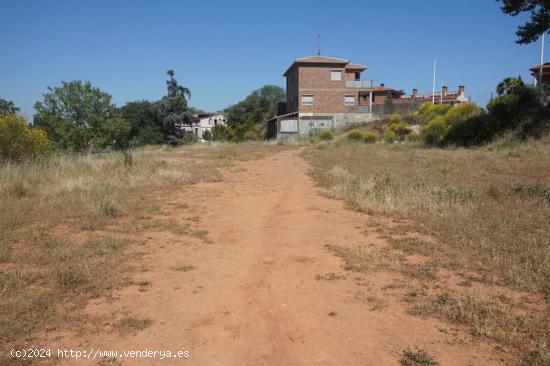  ¡Parcelas en La colonia! - BARCELONA 