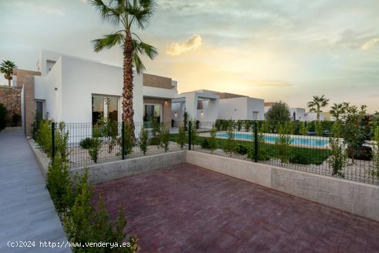  VILLA CON PISCINA PRIVADA - ALICANTE 