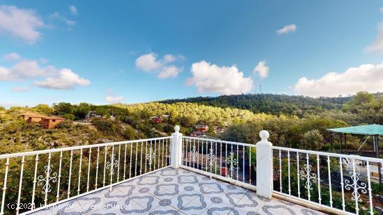 CHALET DE DOS PLANTAS INDEPENDIENTES CON VISTAS DESPEJADAS - GUADALAJARA