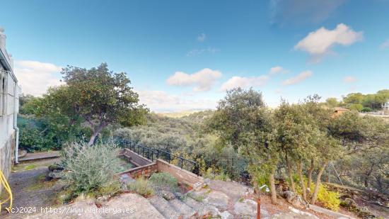 CHALET DE DOS PLANTAS INDEPENDIENTES CON VISTAS DESPEJADAS - GUADALAJARA