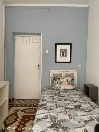 Urbis te ofrece un piso en venta en zona San Cristóbal, Salamanca. - SALAMANCA