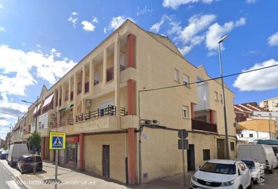  LOCAL EN VENTA EN C/ SOR VALENTINA MIRON - CACERES 