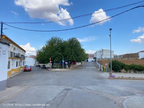 ADOSADO EN VENTA EN PUEBLA DE SANCHO PÉREZ - BADAJOZ