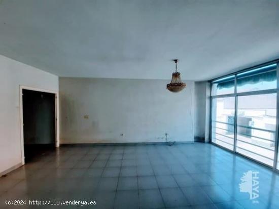 PISO EN VENTA EN C/V CENTENARIO, MIAJADAS - CACERES