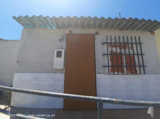 Piso en venta en Calle Virgilio Viniegra, Planta Baj, 06009, Badajoz (Badajoz) 15.000 € - BADAJOZ