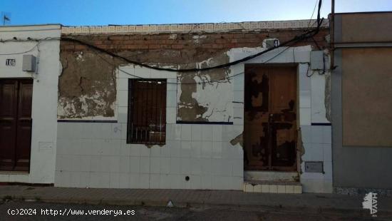  Chalet adosado en venta en Calle San Bartolome, 06230, Los Santos De Maimona (Badajoz) - BADAJOZ 