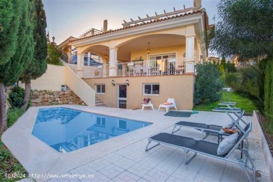  Preciosa villa situada en Riviera del Sol en urbanización privada - MALAGA 