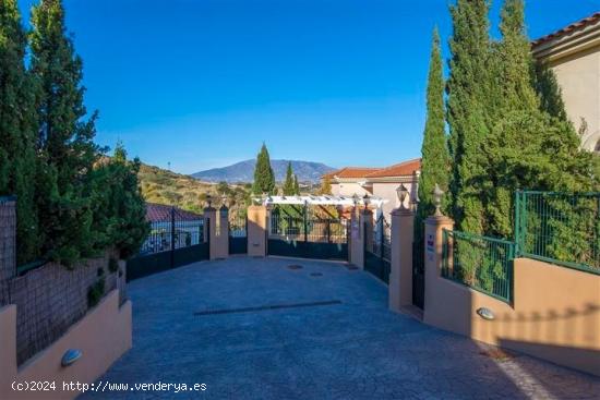 Preciosa villa situada en Riviera del Sol en urbanización privada - MALAGA