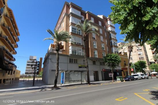 LOCAL COMERCIAL CON UNA SUPERFICIE DE 155 M² EN LA AVENIDA DEL PUERTO EN EL GRAO DE CASTELLÓN - CA