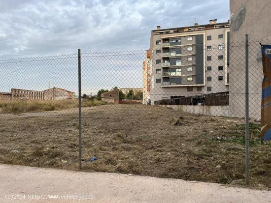 SUELO URBANO FINALISTA CON DOBLE FACHADA Y UNA SUPERFICIE DE 1.562 M² - CASTELLON