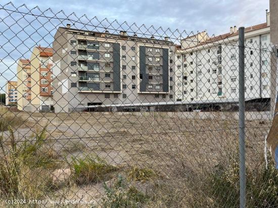 SUELO URBANO FINALISTA CON DOBLE FACHADA Y UNA SUPERFICIE DE 1.562 M² - CASTELLON