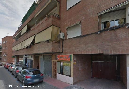 ALTTER VENDE - Locales Comerciales en Majadahonda (Madrid) - MADRID