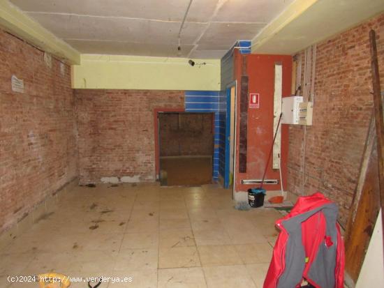 SE VENDE LOCAL COMERCIAL EN BARCELONA, ZONA EL RAVAL - BARCELONA