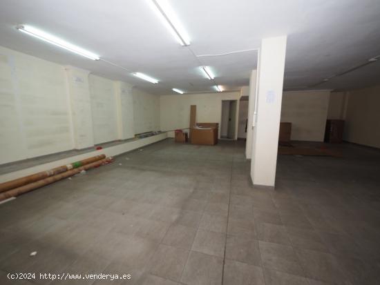 SE VENDE LOCAL COMERCIAL DE 206M2 EN TERRASSA, ZONA CEMENTIRI VELL - BARCELONA