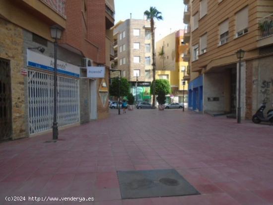 Local comercial junto al colegio de la Consolación - MURCIA