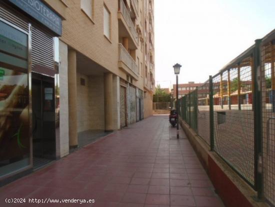 Local comercial junto al colegio de la Consolación - MURCIA