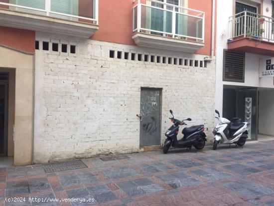 VENTA DE LOCAL COMERCIAL EN FUENGIROLA CENTRO - MALAGA