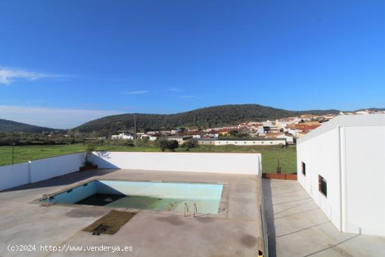 FINCA EN TÁLIGA CON VIVIENDA PARA ENTRAR A VIVIR!!! - BADAJOZ