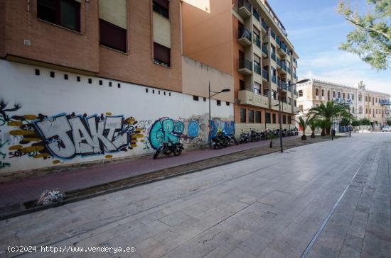 Cuartel de artillería, local comercial con salida de humos - MURCIA